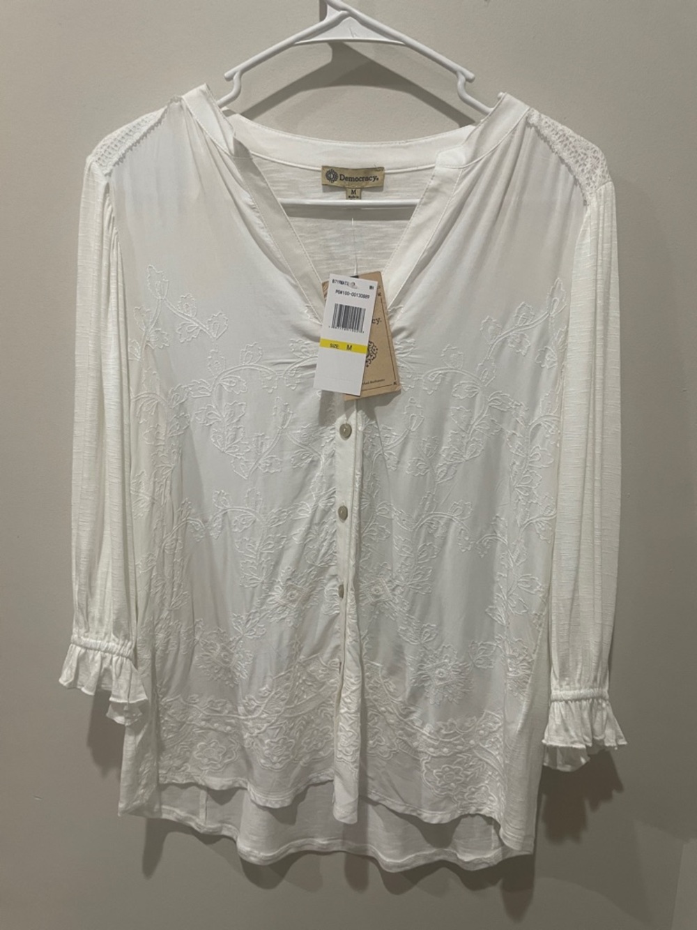 Democracy White Embroidered V-Neck Button Front Blouse